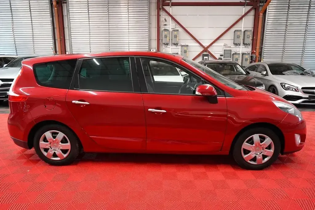 Gebraucht Renault Grand Scénic II 131 PS (96 kW) 2009 Rot Van / Kleinbus