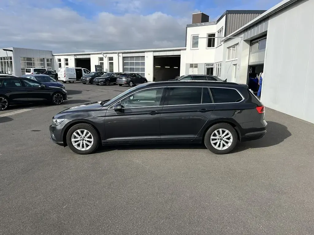 Gebraucht VW Passat Business 150 PS (110 kW) 2021 Grau Kombi