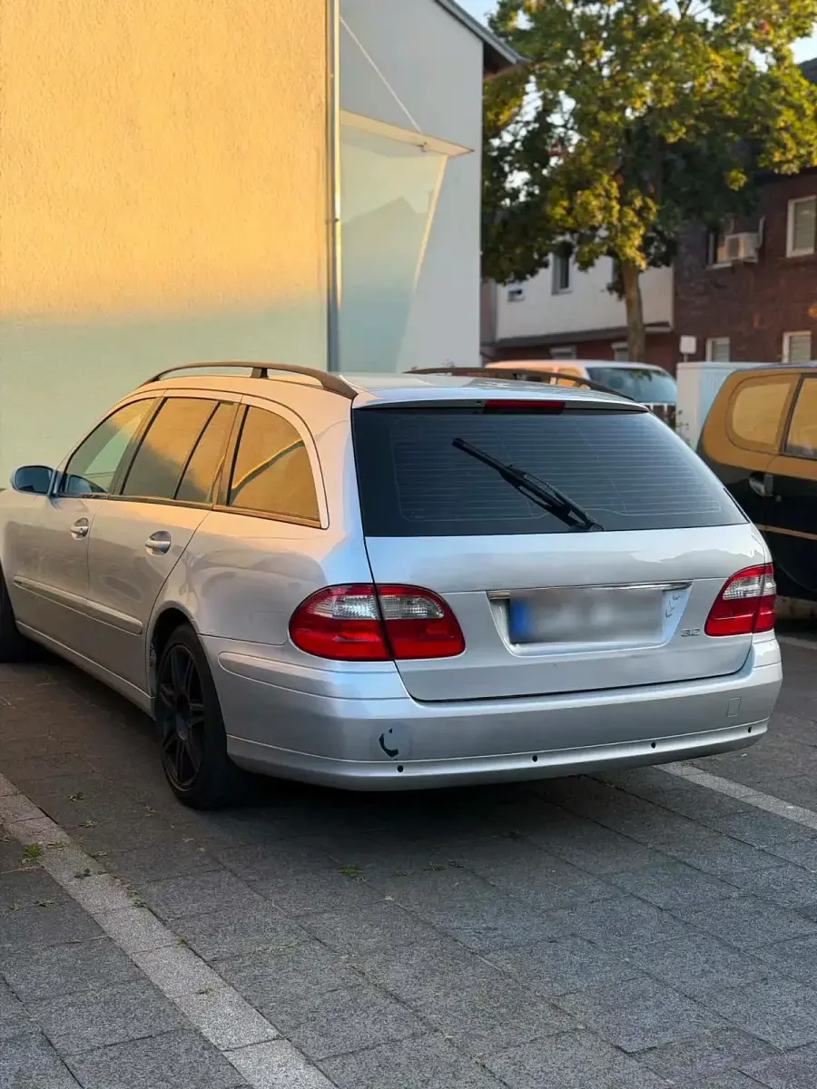 Gebraucht Mercedes E320 204 PS (150 kW) 2004 Silber Kombi