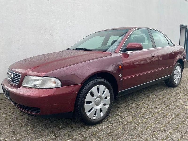 Gebraucht Audi A4 125 PS (91 kW) 1997 Rot Limousine