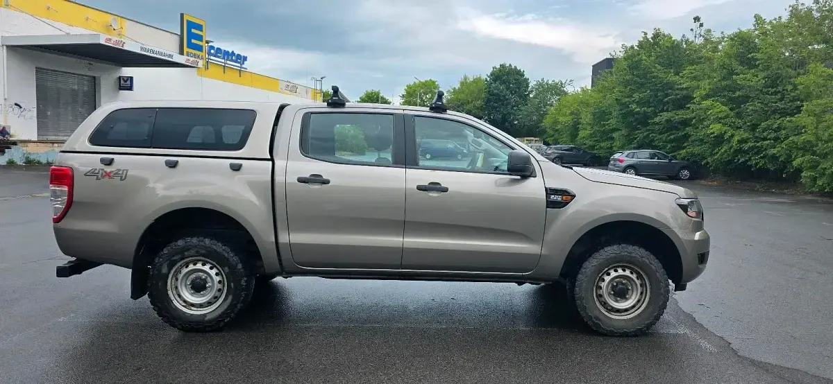 Gebraucht Ford Ranger 130 PS (95 kW) 2018 Andere farben Pickup