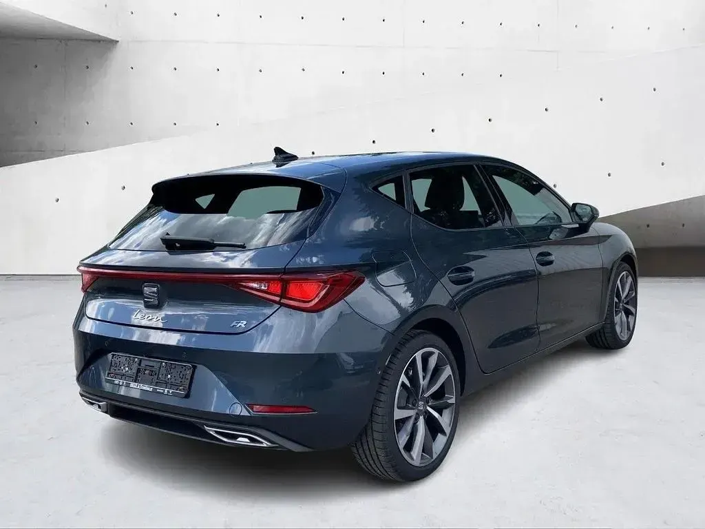 Neu Seat Leon FR 150 PS (110 kW) 2025 Magnetic grau metallic Limousine