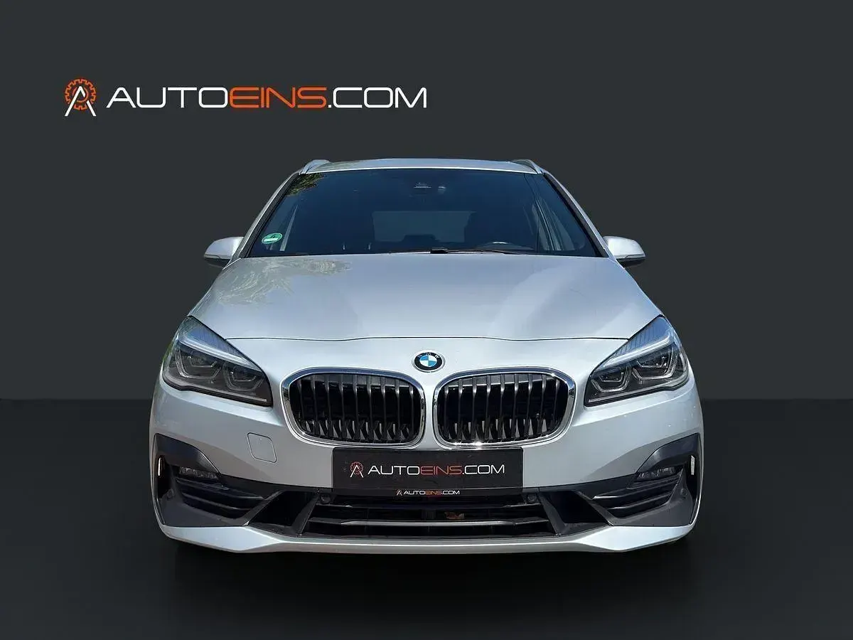 Gebraucht BMW 220 Gran Tourer Sport Line 190 PS (139 kW) 2019 Silber Van / Kleinbus