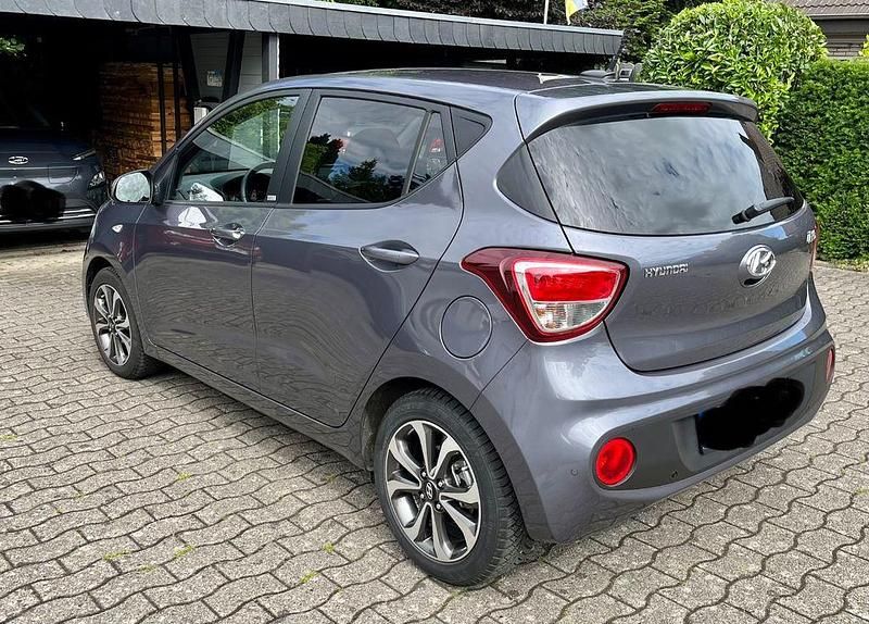 Gebraucht Hyundai i10 87 PS (63 kW) 2019 Grau Kleinwagen
