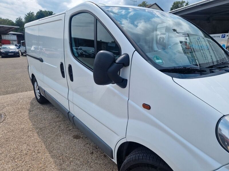 Weiß Gebraucht 2012 Opel Vivaro Van | 9.300 € - Bild 1/4