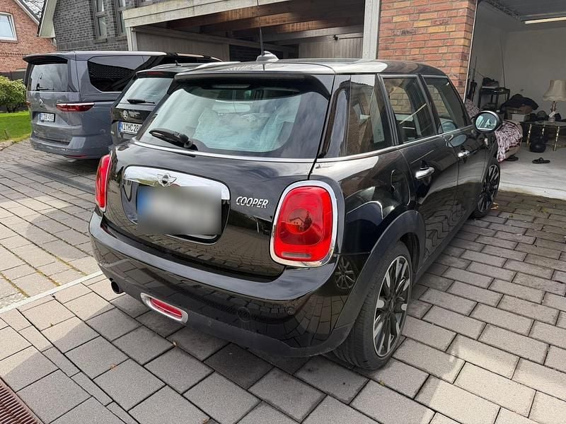 Second-hand Mini Cooper 135 CP (99 kW) 2015 Negru Hatchback