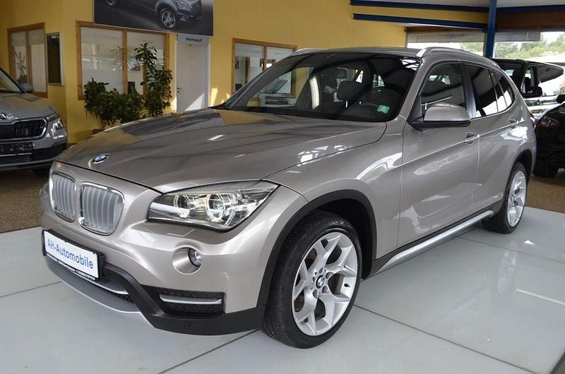 Silber Gebraucht 2012 BMW X1 xLine SUV | 14.880 € (Teuer) - Bild 1/4
