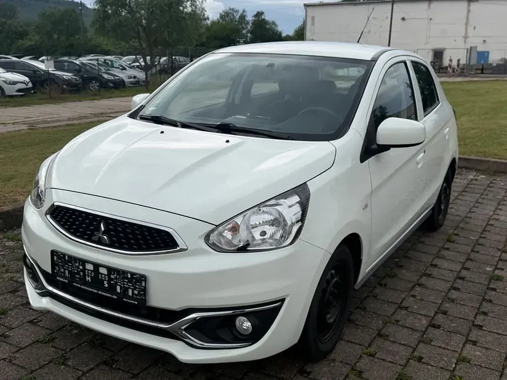 Gebraucht Mitsubishi Space Star Basis 71 PS (52 kW) 2020 Weiß Kleinwagen