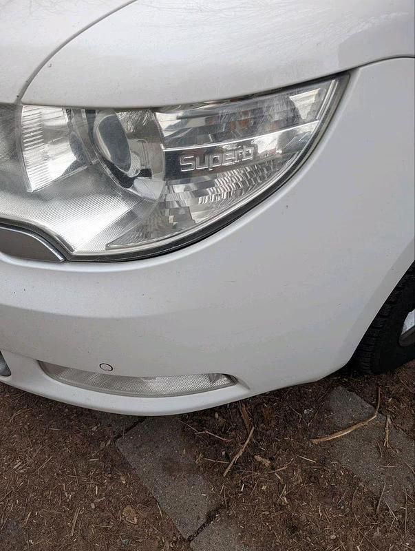 Gebraucht Skoda Superb Active 170 PS (125 kW) 2012 Weiß Kombi