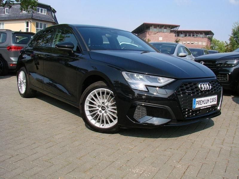 Mythosschwarz Gebraucht 2023 Audi A3 Sportback Advanced Limousine | 29.980 € (Guter Preis) - Bild 1/4