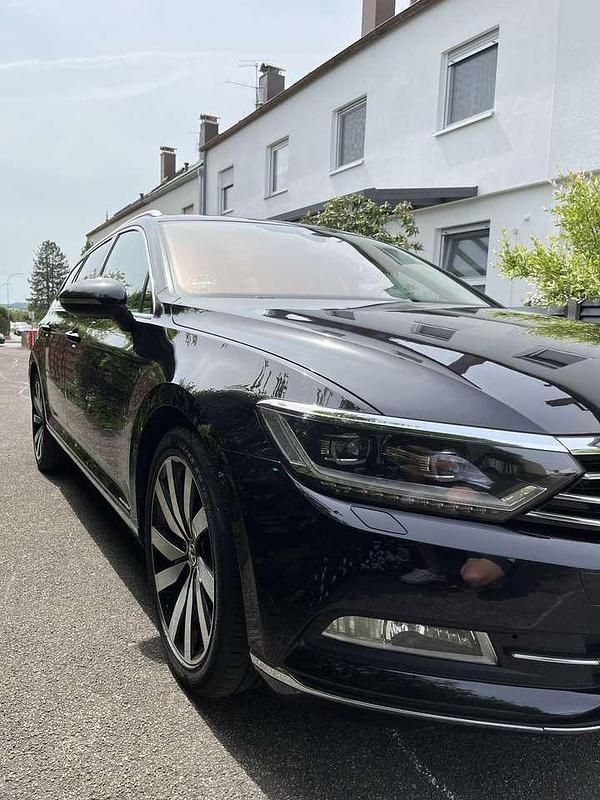Gebraucht VW Passat Highline 150 PS (110 kW) 2015 Schwarz Kombi