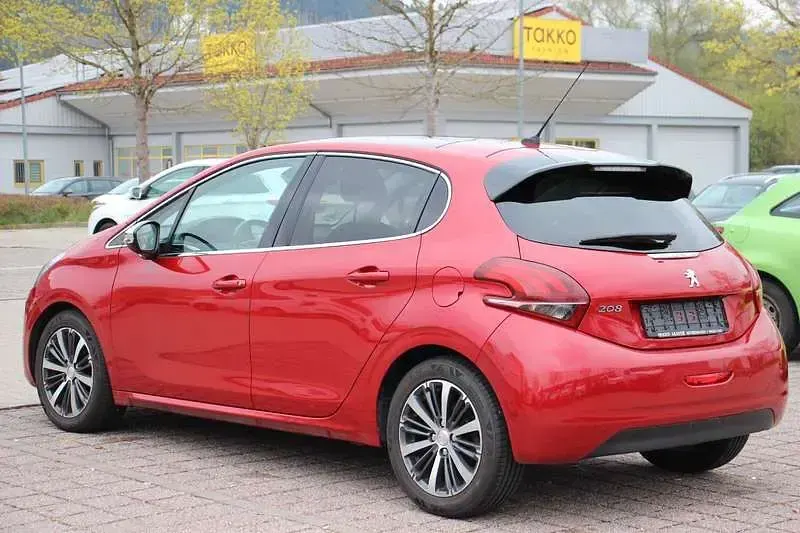 Gebraucht Peugeot 208 99 PS (72 kW) 2017 Rot Kleinwagen