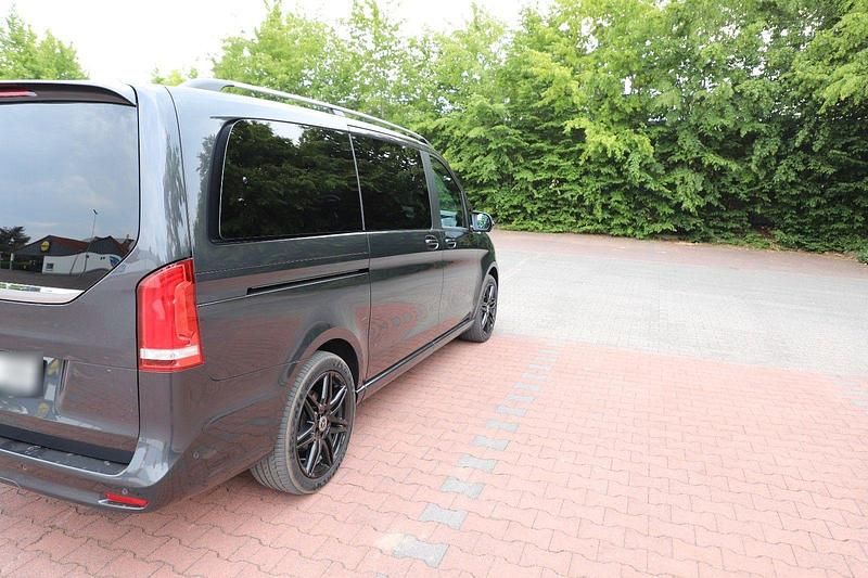 Gebraucht Mercedes V300 Exclusive 237 PS (174 kW) 2021 Schwarz Van / Kleinbus