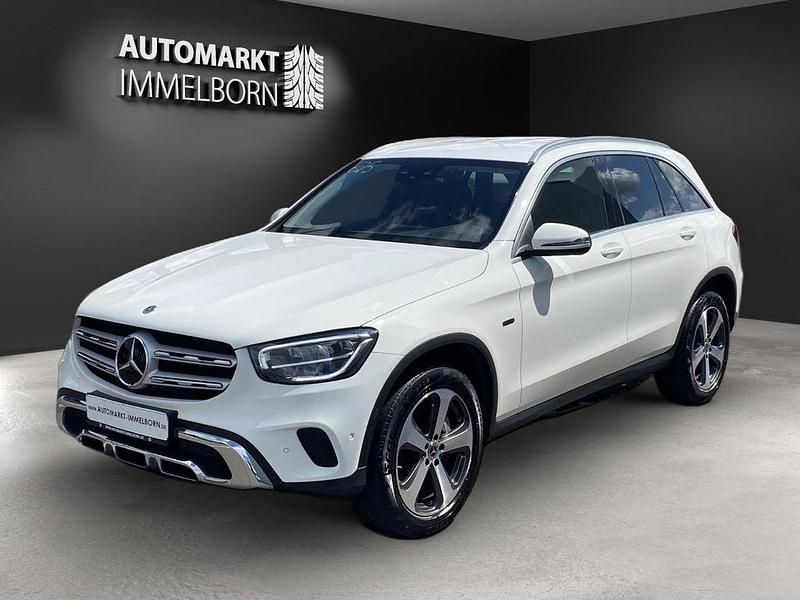Gebraucht Mercedes GLC300e 306 PS (225 kW) 2021 Weiß SUV