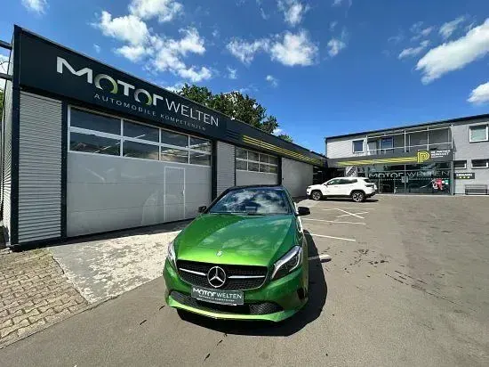Gebraucht Mercedes A200 Urban 136 PS (100 kW) 2016 Elbait gruen  metallic Kleinwagen