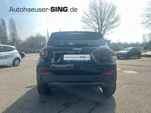 Neu Jeep Avenger Longitude 110 PS (80 kW) 2025 Schwarz SUV