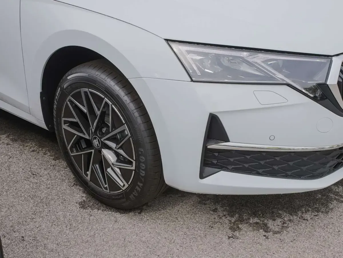 Nowe Skoda Octavia Selection 150 KM (110 kW) 2026 Biały Kombi