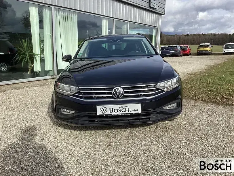 Gebraucht VW Passat Conceptline 150 PS (110 kW) 2022 Schwarz Kombi