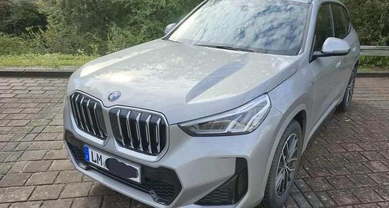 Silber Gebraucht 2024 BMW X1 M Sport SUV | 39.990 € (Fairer Preis) - Bild 1/4
