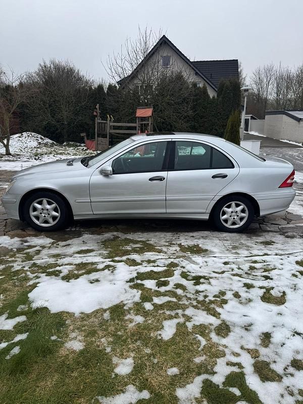 Gebraucht Mercedes C220 150 PS (110 kW) 2006 Silber Limousine
