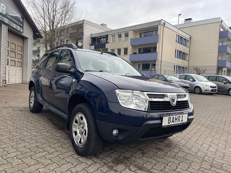 Blau Gebraucht 2012 Dacia Duster Lauréate SUV | 6.499 € (Fairer Preis) - Bild 1/4