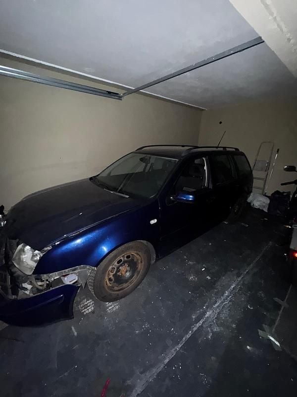 Blau Gebraucht 2000 VW Bora Limousine | 750 € - Bild 1/4