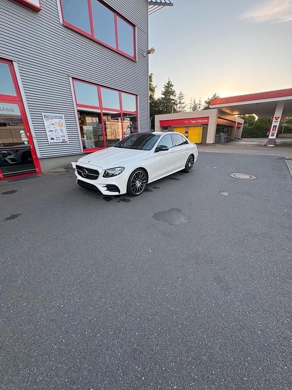 Weiß Gebraucht 2018 Mercedes E53 AMG AMG Limousine | 58.999 € (Teuer) - Bild 1/4