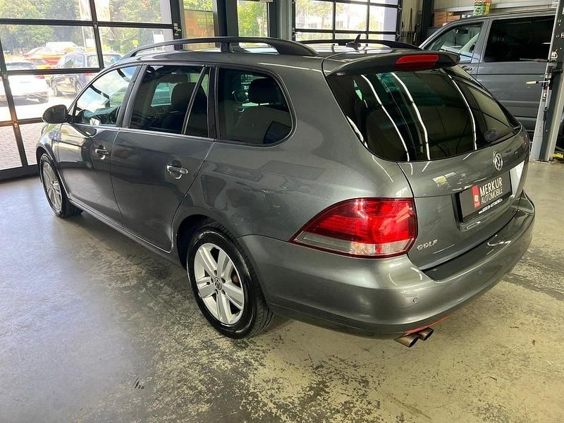 Gebraucht VW Golf VI Match 140 PS (102 kW) 2013 Grau Kleinwagen