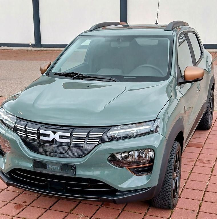 Grün Gebraucht 2023 Dacia Spring Extreme Kleinwagen | 11.990 € (Guter Preis) - Bild 1/4