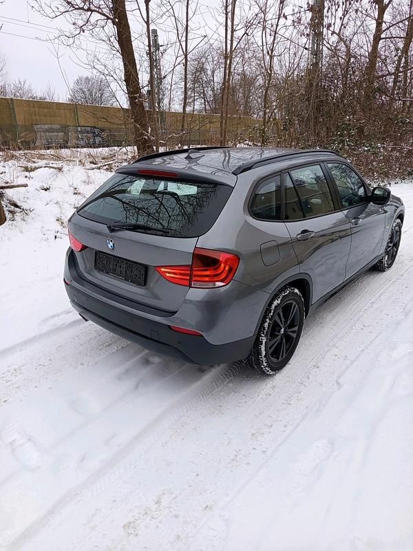 Gebraucht BMW X1 176 PS (129 kW) 2012 Blau SUV
