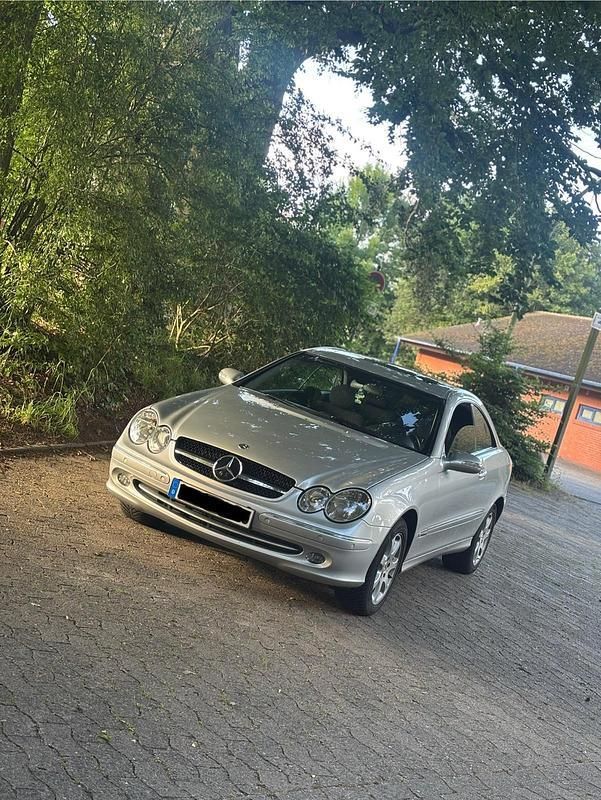 Silber Gebraucht 2004 Mercedes CLK200 Coupé | 5.150 € (Guter Preis) - Bild 1/4