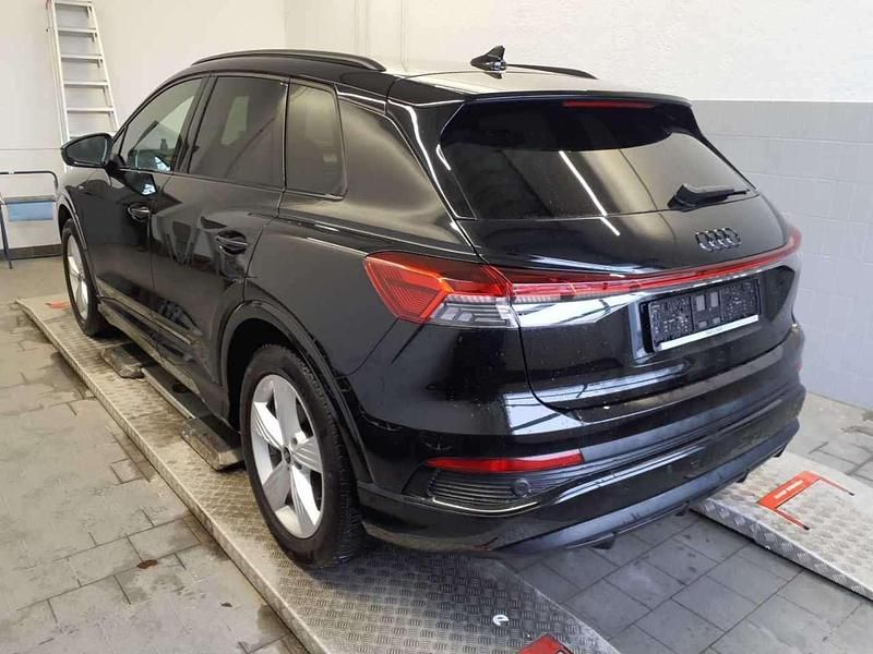 Gebraucht Audi Q4 e-tron Ambiente 150 kW (204 PS) 2023 Mythosschwarz metallic SUV