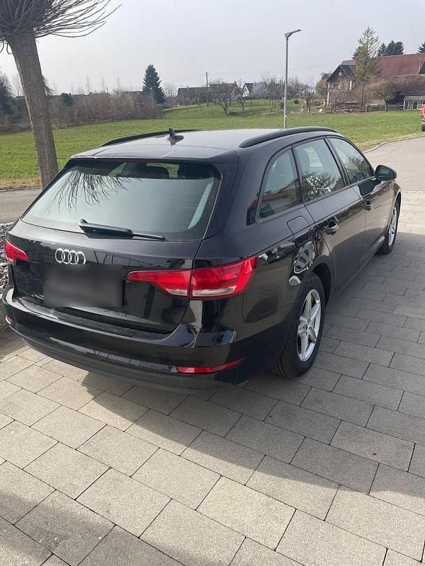 Gebraucht Audi A4 Design 150 PS (110 kW) 2018 Schwarz Kombi