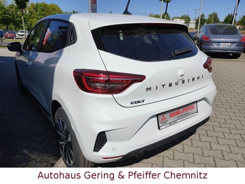 Neu Mitsubishi Colt Plus 67 PS (49 kW) 2025 Weiß Limousine