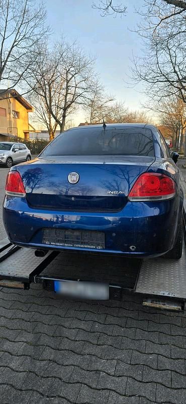 Gebraucht Fiat Linea 125 PS (91 kW) 2008 Blau Limousine