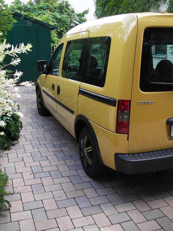 Gebraucht Opel Combo 122 PS (89 kW) 2005 Gelb Van / Kleinbus