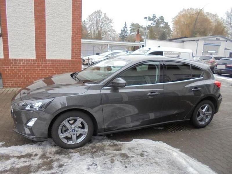 Gebraucht Ford Focus Cool & Connect 125 PS (91 kW) 2022 Grau Limousine