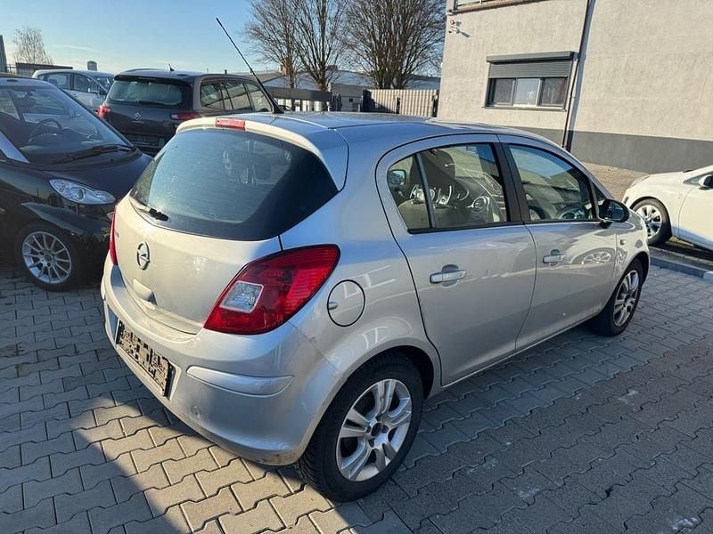 Gebraucht Opel Corsa Active 86 PS (63 kW) 2013 Silber Kleinwagen