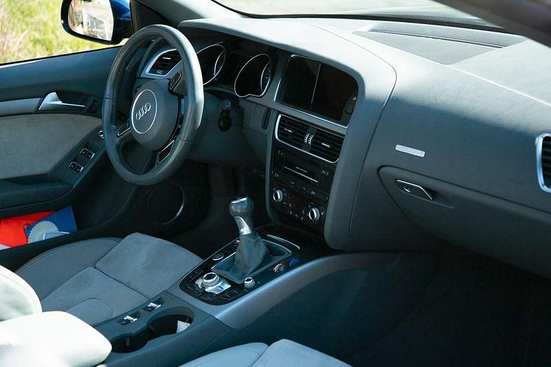 Gebraucht Audi Cabriolet Sport 177 PS (130 kW) 2013 Blau Cabrio