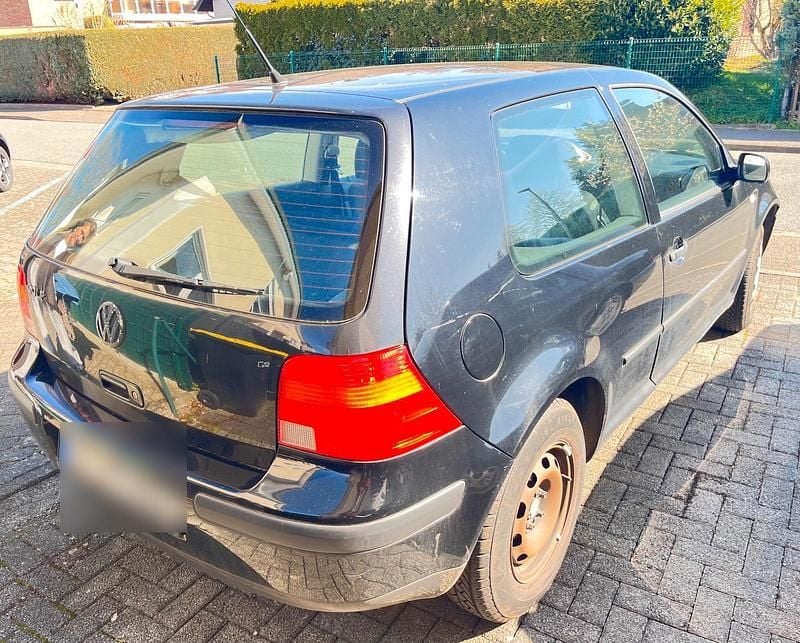 Gebraucht VW Golf IV 75 PS (55 kW) 2002 Schwarz Kleinwagen
