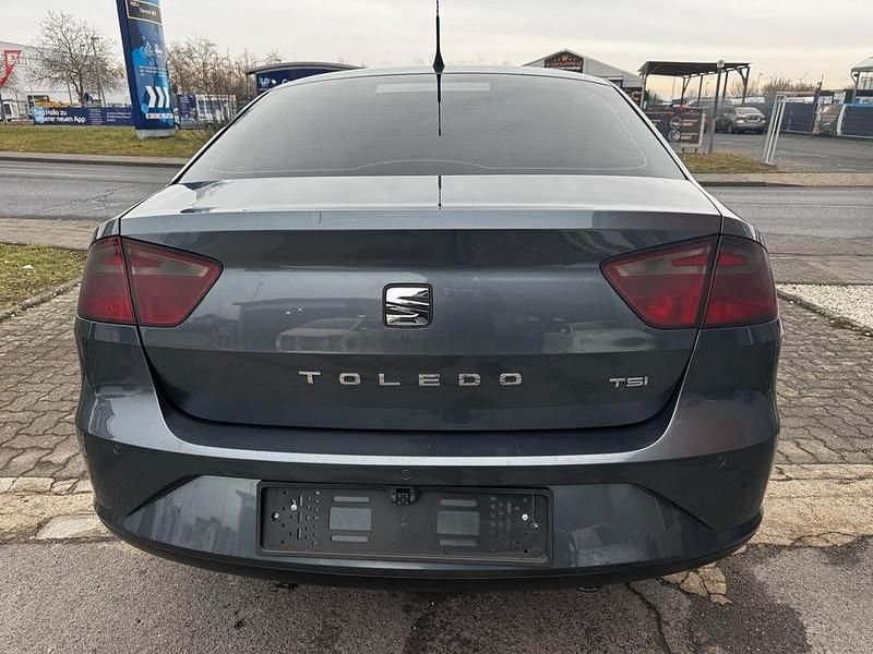 Gebraucht Seat Toledo 4You 86 PS (63 kW) 2015 Grau Limousine