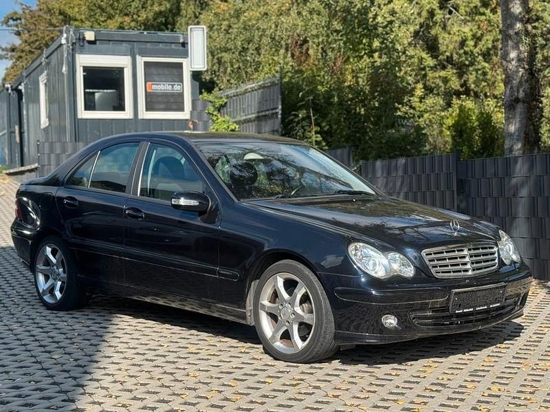 Schwarz Gebraucht 2006 Mercedes C200 Limousine | 4.999 € (Fairer Preis) - Bild 1/4