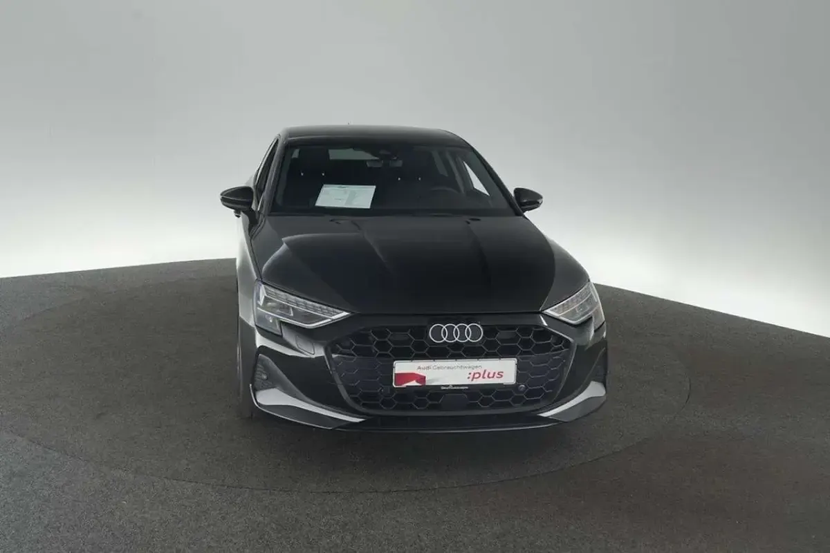 Gebraucht Audi A3 Advanced 150 PS (110 kW) 2025 Mythosschwarz metallic Limousine