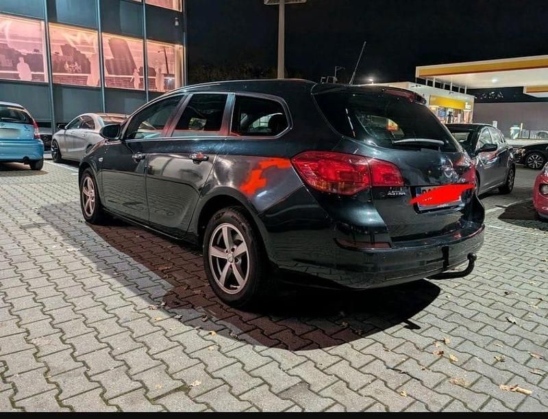 Gebraucht Opel Astra 110 PS (80 kW) 2012 Schwarz Kombi