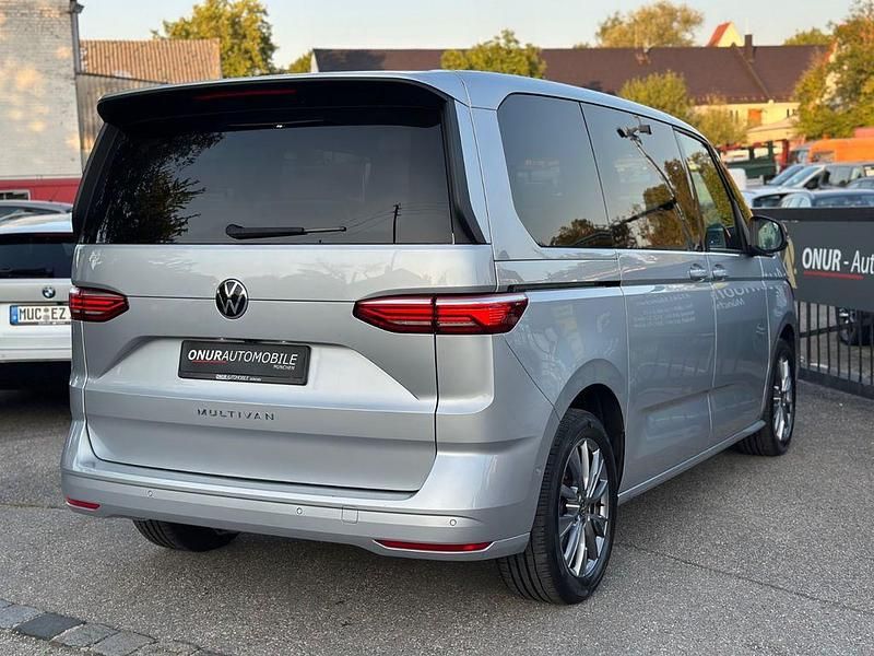 Gebraucht VW Multivan Life 150 PS (110 kW) 2024 Silber Van