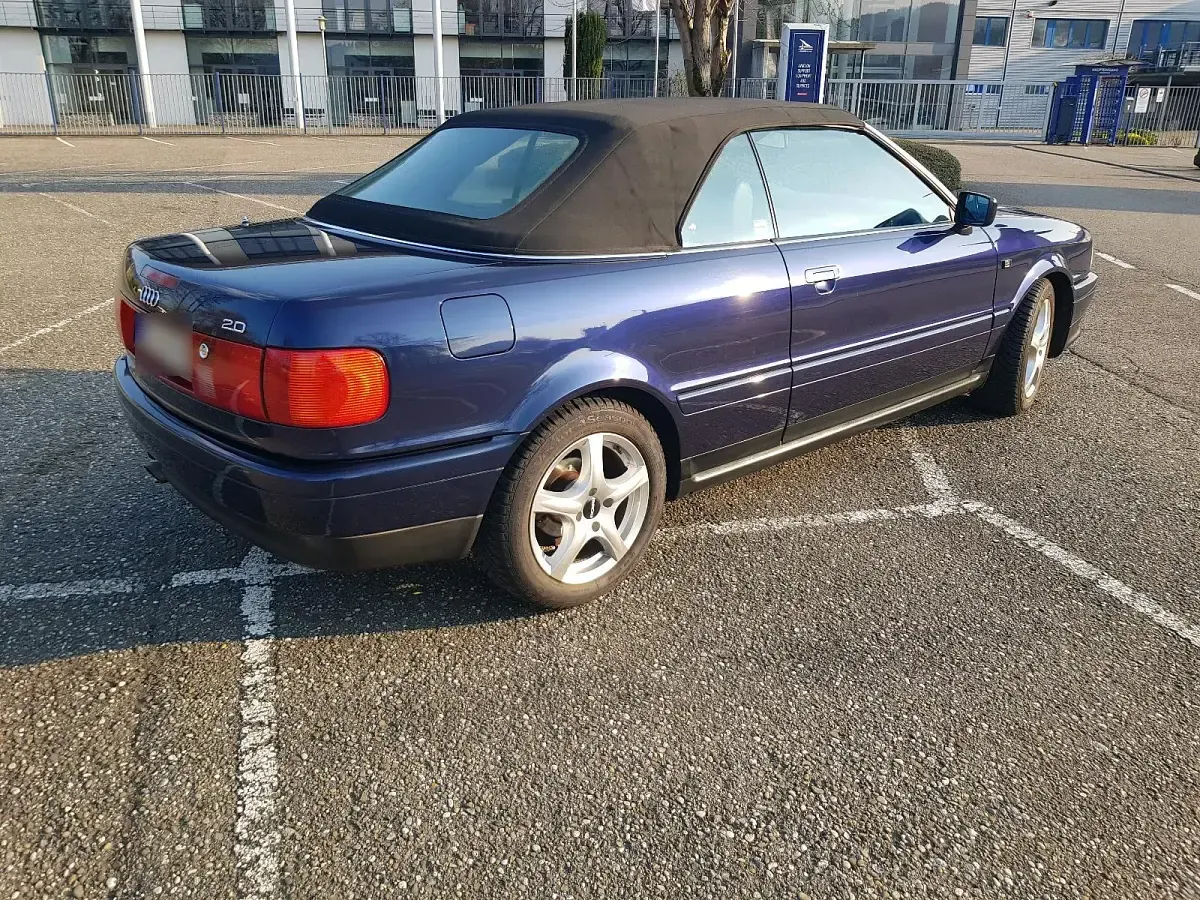 Gebraucht Audi Cabriolet 116 PS (85 kW) 2026 Blau Cabrio