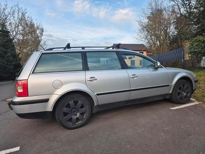 Second-hand VW Passat 160 CP (117 kW) 2004 Argintiu Break