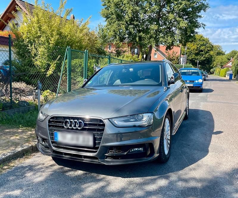 Grau Gebraucht 2015 Audi A4 Comfort Kombi | 14.200 € (Fairer Preis) - Bild 1/4