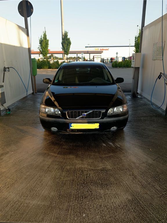 Schwarz Gebraucht 2002 Volvo S60 Limousine | 5.300 € (Teuer) - Bild 1/4