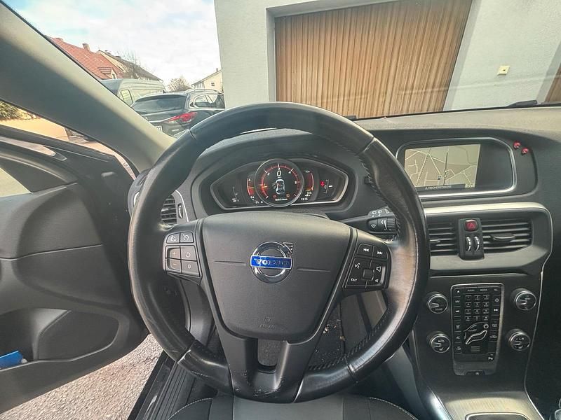 Gebraucht Volvo V40 You! 150 PS (110 kW) 2015 Schwarz Kombi